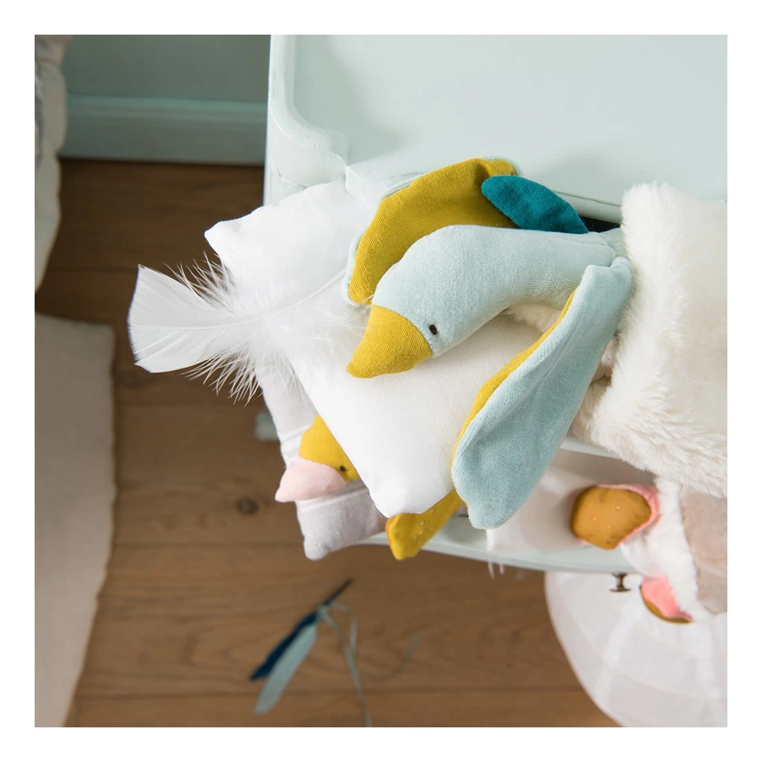 Petite Peluche Oie Plumette - Le Voyage D'Olga - Moulin Roty 6 Petite Peluche Oie Plumette - Le Voyage D'Olga - Moulin Roty – Image 4
